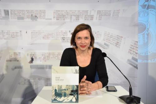 Marie Hartlieb liest aus "Şimdi heißt jetzt" von Maviblau in der Stadtbibliothek in Stuttgart